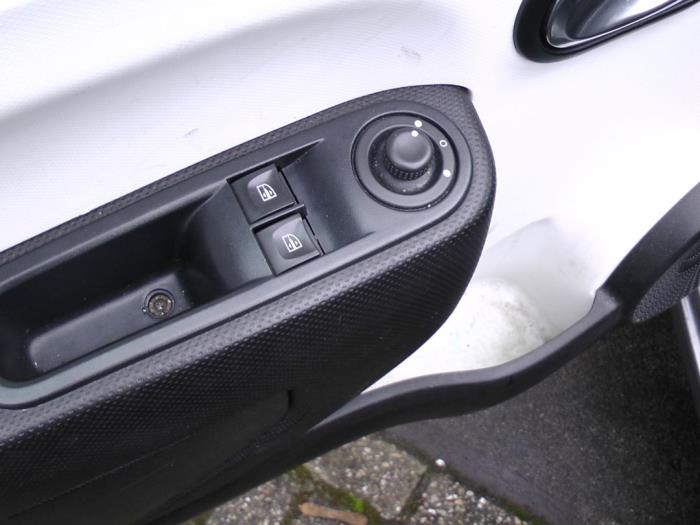 Renault Twingo III 1.0 SCe 70 12V Skrotfordon (2016, GRIJS)