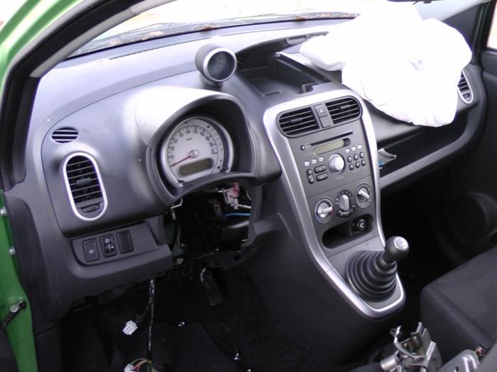 Opel Agila 1.0 12V Skrotfordon (2010, GROEN)