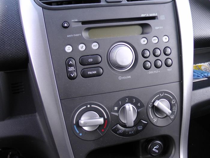 Opel Agila 1.0 12V Skrotfordon (2010, GROEN)