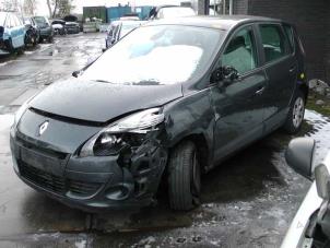Renault Scénic III 1.5 dCi 105 Épave (2010, Gris)
