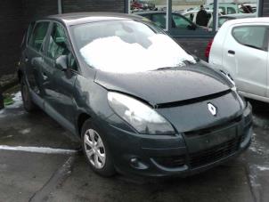 Renault Scénic III 1.5 dCi 105 Épave (2010, Gris)