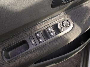 Peugeot 5008 I 1.6 VTI 16V Épave (2011, Gris)