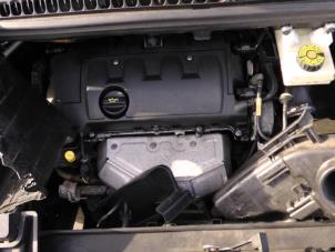 Peugeot 5008 I 1.6 VTI 16V Épave (2011, Gris)