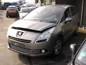 Peugeot 5008 I 1.6 VTI 16V Épave (2011, Gris)