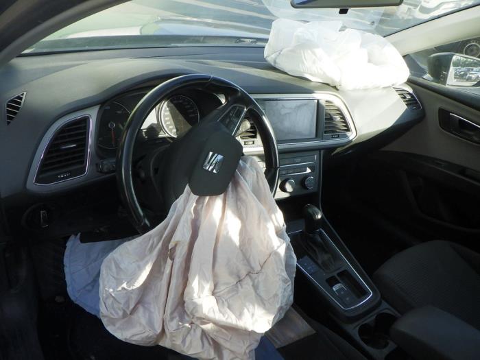 Seat Leon 2.0 TDI Ecomotive 16V Épave (2020, Gris)