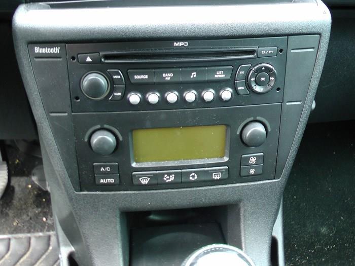 Citroen C4 Berline 1.6 16V VTi 120 Samochód złomowany (2009, Szary)