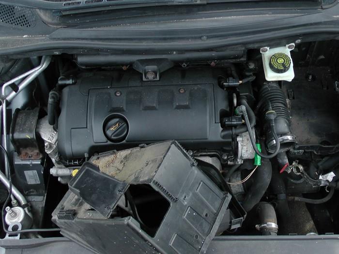 Citroen C4 Berline 1.6 16V VTi 120 Samochód złomowany (2009, Szary)