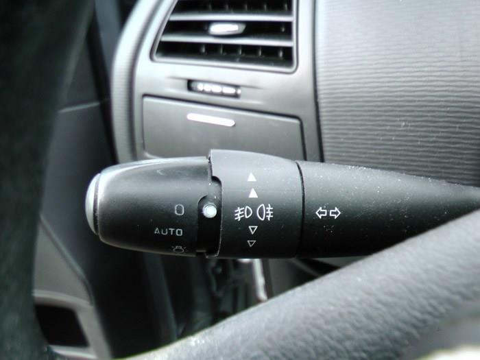 Citroen C4 Berline 1.6 16V VTi 120 Samochód złomowany (2009, Szary)
