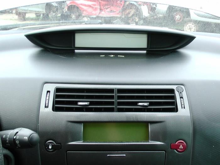 Citroen C4 Berline 1.6 16V VTi 120 Samochód złomowany (2009, Szary)