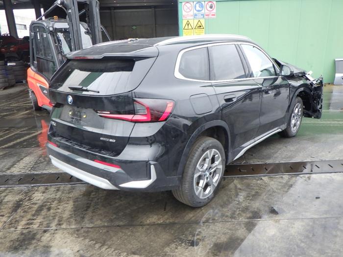 BMW iX1 eDrive20 67 kWh Vehículo de desguace (2025, Negro)