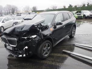 BMW iX1 eDrive20 67 kWh Vehículo de desguace (2025, Negro)