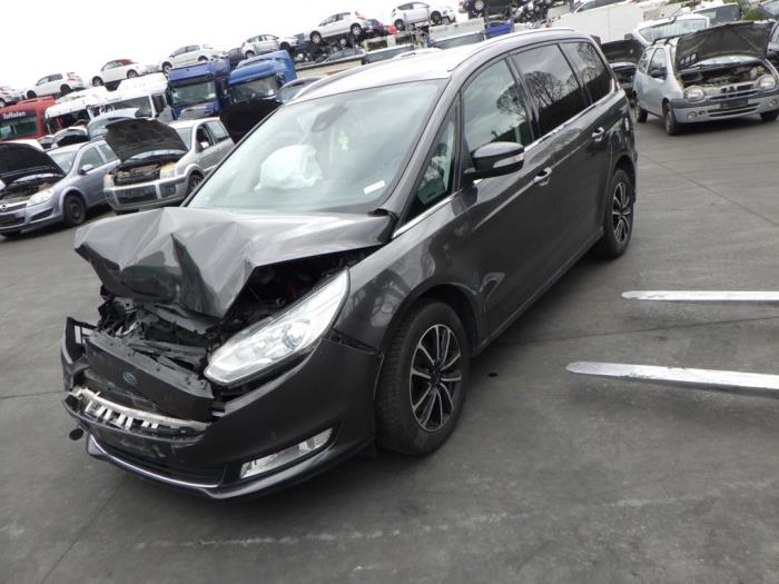 Ford Galaxy 2.0 TDCi 150 16V Vehículo de desguace (2018, Gris)