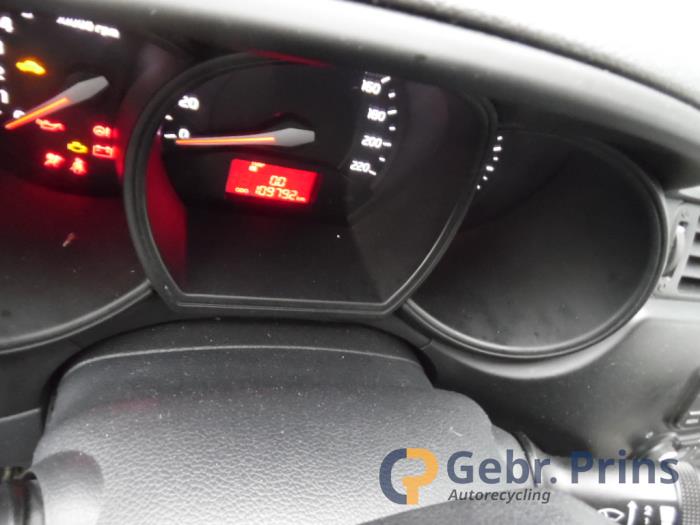 Kia Rio III 1.2 CVVT 16V Samochód złomowany (2013, Bialy)