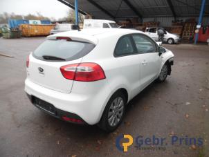 Kia Rio III 1.2 CVVT 16V Samochód złomowany (2013, Bialy)