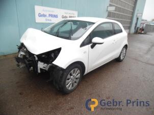 Kia Rio III 1.2 CVVT 16V Samochód złomowany (2013, Bialy)