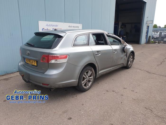 Toyota Avensis Wagon 2.0 16V D-4D-F Salvage vehicle (2009, Gray)