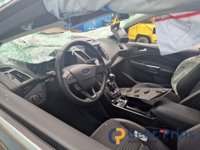 Ford Kuga II 1.5 EcoBoost 16V 150 Épave (2017, Gris)