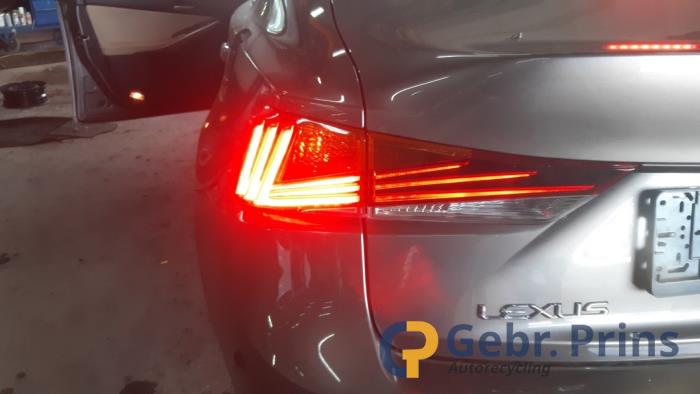 Lexus IS 300h 2.5 16V Épave (2020, Gris)