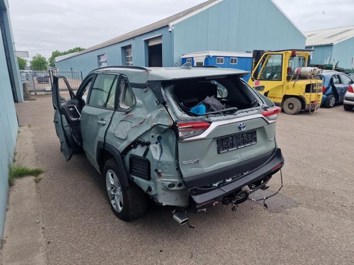 Toyota RAV4 2.5 Hybrid 16V AWD Salvage vehicle (2019, Green)