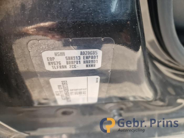 Dacia Duster 1.6 16V Samochód złomowany (2010, Czarny)