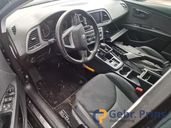 Seat Leon ST 1.4 TSI ACT 16V Épave (2017, Noir)