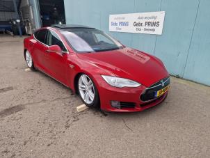 Tesla Model S 70D  (Schrott)