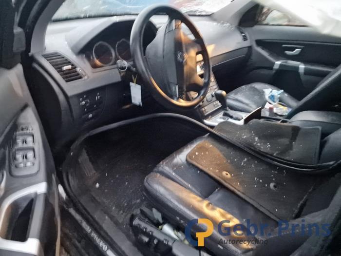 Volvo XC90 I 2.4 D5 20V Samochód złomowany (2011, Czarny)