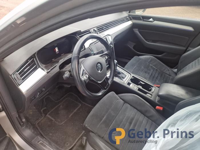 Volkswagen Passat Variant 1.4 GTE 16V Samochód złomowany (2015, Szary)
