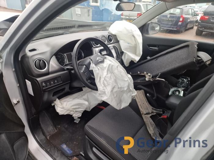 Suzuki Vitara 1.6 16V VVT Épave (2016, Gris)