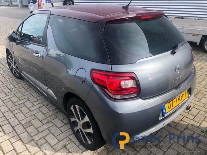 Citroen DS3 1.6 e-HDi Épave (2012, Gris)