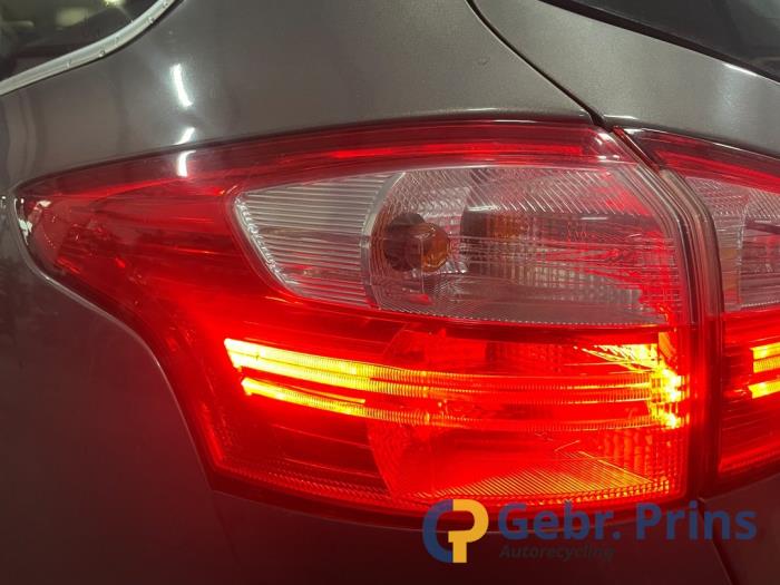 Ford Focus 3 Wagon 1.6 SCTi 16V Épave (2012, Brun)