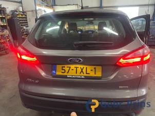 Ford Focus 3 Wagon 1.6 SCTi 16V Épave (2012, Brun)