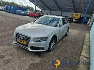 Audi A4 2.0 TDI 16V Samochód złomowany (2008, Szary)