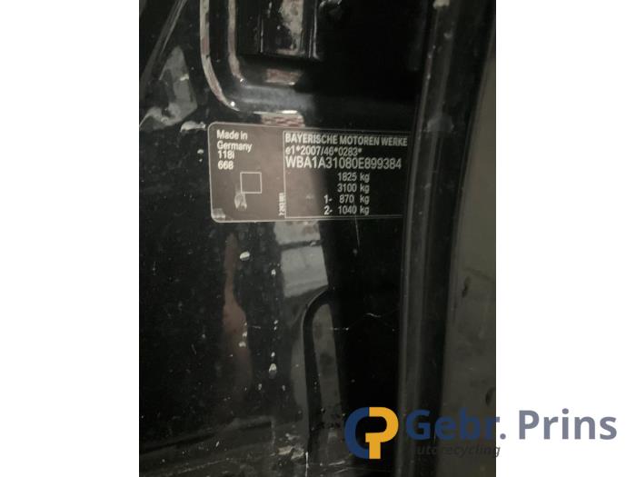 BMW 1 serie 120i 1.6 16V Épave (2012, Noir)