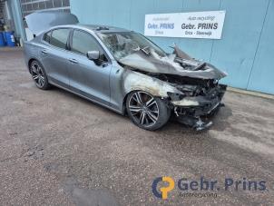 Volvo S60 III 2.0 T5 16V Épave (2019, Gris)