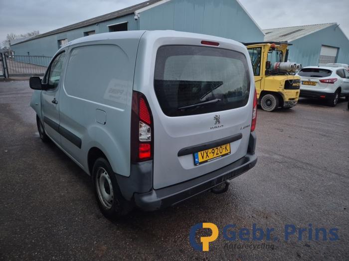 Peugeot Partner 1.6 HDI 90 Épave (2016, Gris, Aluminium)