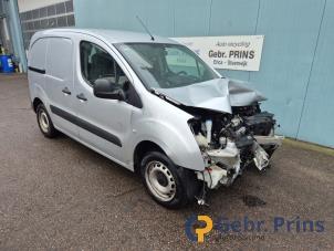 Peugeot Partner 1.6 HDI 90 Épave (2016, Gris, Aluminium)