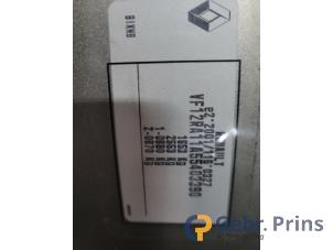 Renault Captur I 0.9 Energy TCE 12V Épave (2016, Brun)