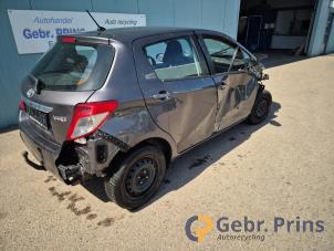 Toyota Yaris III 1.33 16V Dual VVT-I Épave (2011, Gris)