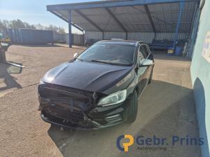 Volvo V60 I 2.4 D6 20V AWD Twin Engine Plug-in Hybrid Épave (2015, Noir)