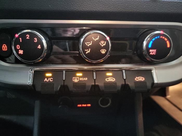Kia Rio III 1.2 CVVT 16V Salvage vehicle (2014, Black)