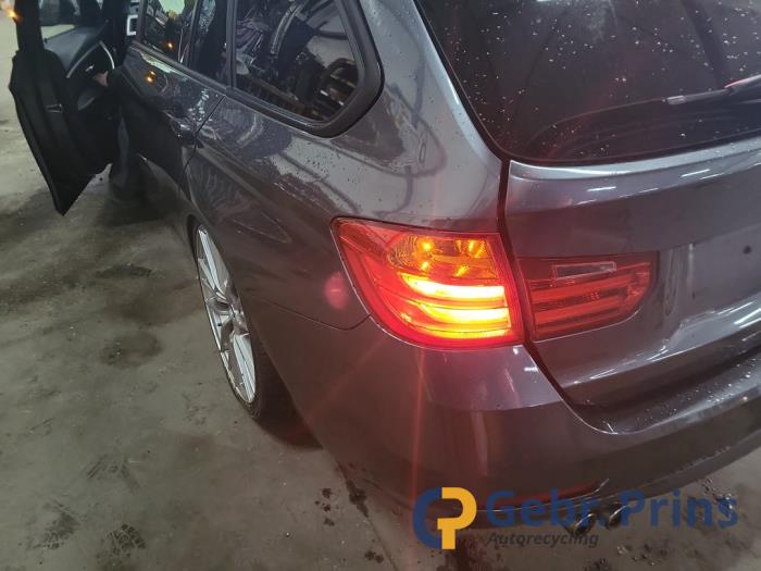 BMW 3 serie Touring 330d 3.0 24V Samochód złomowany (2014, Szary)