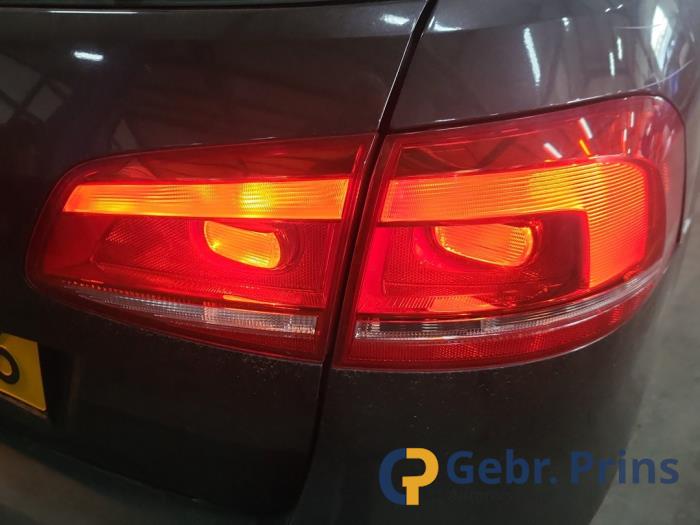 Volkswagen Passat Variant 1.4 TSI 16V Épave (2011, Brun)