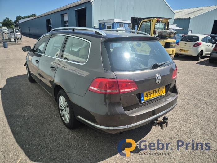 Volkswagen Passat Variant 1.6 TDI 16V Bluemotion Épave (2012, Brun)