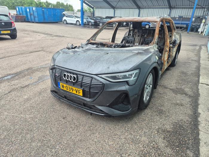 Audi e-tron 50 quattro Épave (2021, Gris)