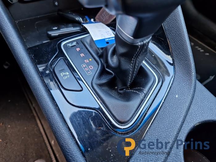 Kia Niro I 1.6 GDI Hybrid Samochód złomowany (2017, Czarny)