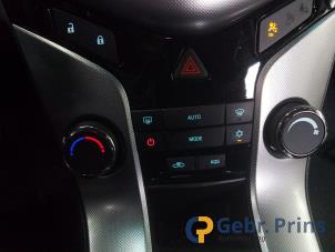 Chevrolet Cruze 1.8 16V VVT Épave (2013, Noir)