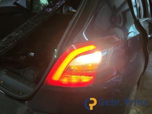 Peugeot 308 1.2 12V e-THP PureTech 130 Épave (2017, Bleu)