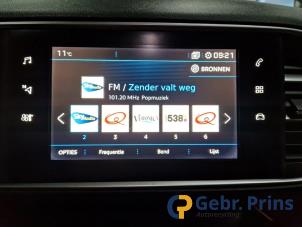 Peugeot 308 1.2 12V e-THP PureTech 130 Épave (2017, Bleu)