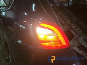 Peugeot 308 1.2 12V e-THP PureTech 130 Épave (2017, Bleu)